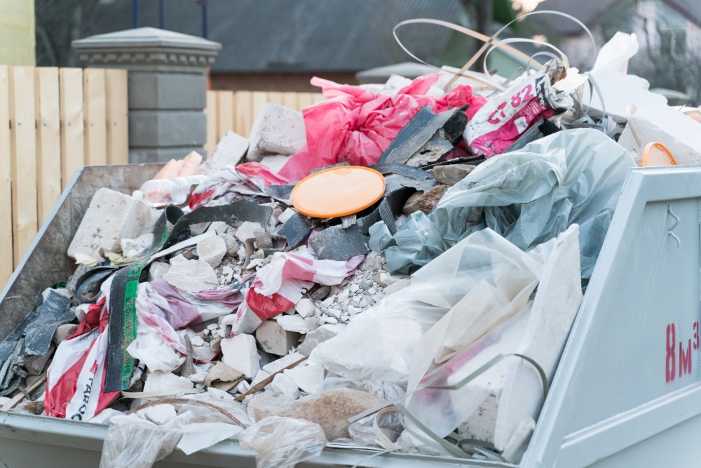 Kontenery na odpady — sposób na skuteczne gromadzenie śmieci